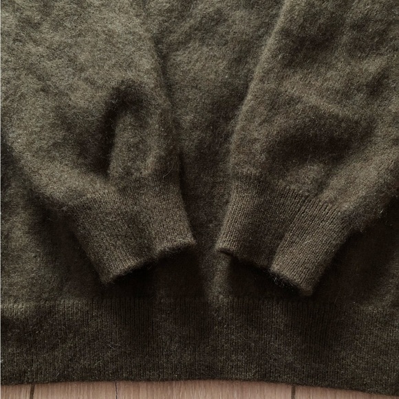 Uniqlo 100% Cashmere Turtleneck Sweater in Dark Olive Green Size XS - Picture 4 of 10